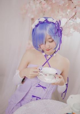 年轻的阿姨在线播放_剧情片视频大全